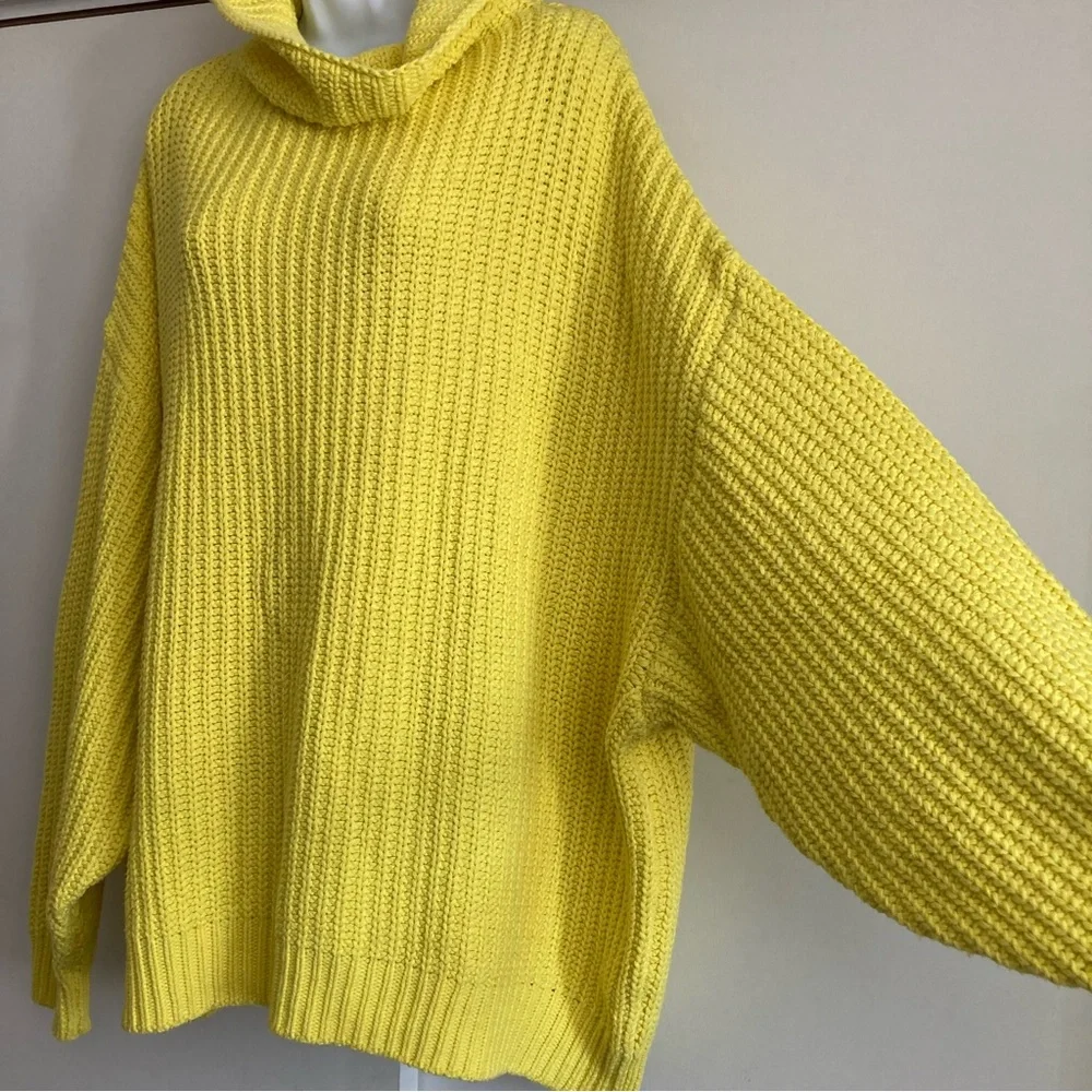Free People Swim Too Deep Oversized Turtleneck Sweater in Lemon Love 🍋, Sz L - Picture 9 of 16